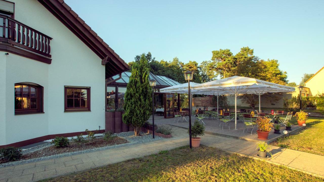 Lokal Genial Pension & Restaurant Beelitz Exteriör bild